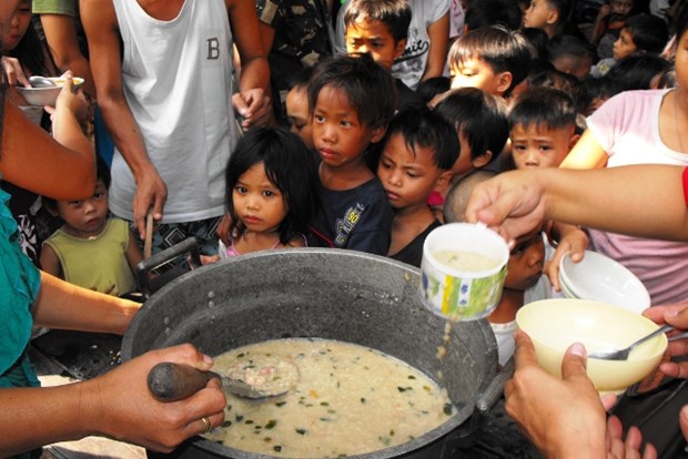 Hungry Philippine families fall to 9.8% in Q3 hinh anh 1
