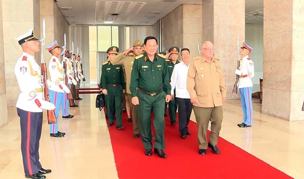 Vietnam, Cuba strengthen military, national defence cooperation hinh anh 1