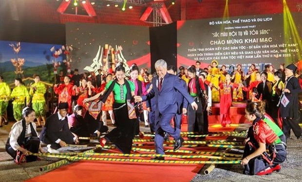 Programme spotlights great national solidarity, cultural heritages hinh anh 2