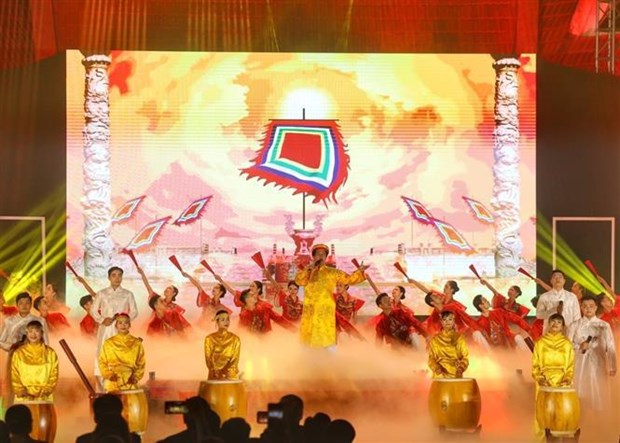 Programme spotlights great national solidarity, cultural heritages hinh anh 1