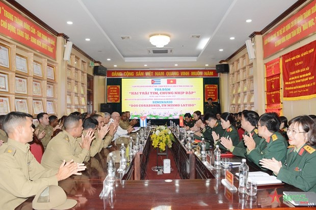 Vietnamese, Cuban young army officers gather at seminar hinh anh 1