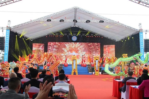 Quang Ninh hosts 15th Vietnam-China international trade, tourism fair hinh anh 1