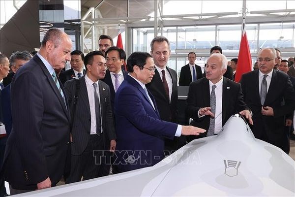 PM concludes visit to Turkiye hinh anh 2
