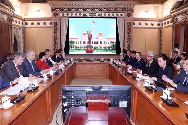 HCM City, Saint Petersburg strengthen cooperation in areas hinh anh 1