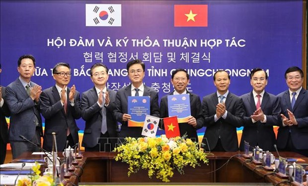 Bac Giang, RoK’s Chungcheongnam province sign cooperation agreement hinh anh 1
