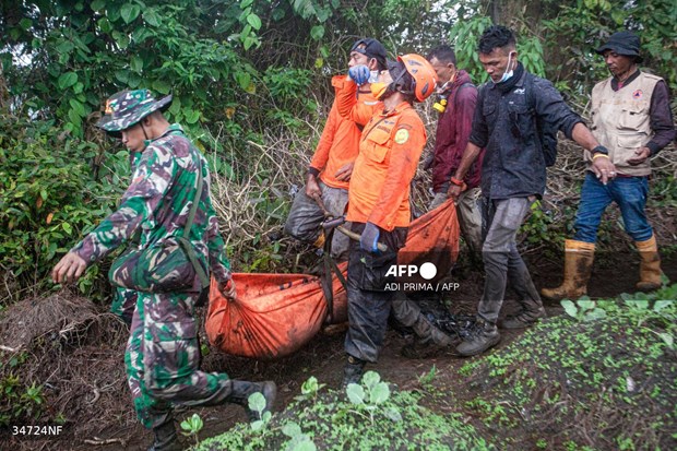 Indonesia ends search for victims of Marapi volcano eruption hinh anh 1