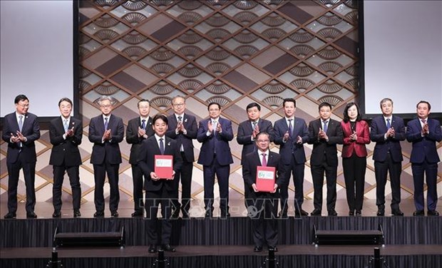 PM attends Vietnam-Japan economic forum in Tokyo hinh anh 2