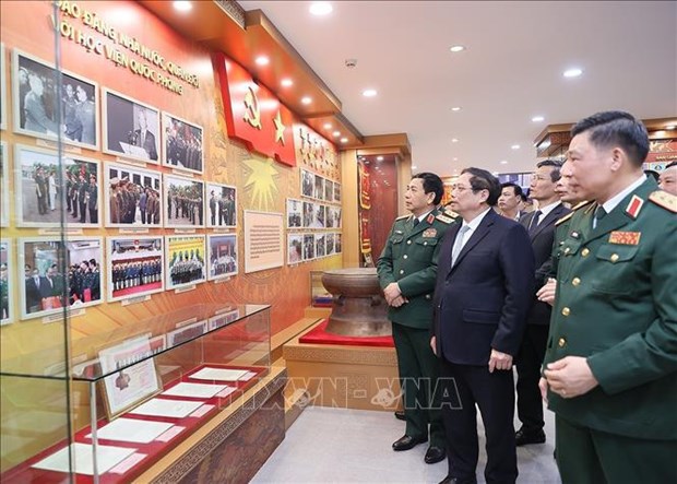 Prime Minister visits National Defence Academy hinh anh 2