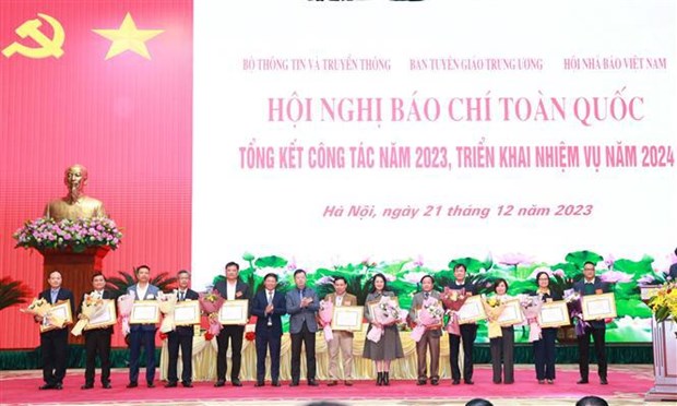 Professionalism, humanity, modernity needed for the press in 2024: Party official hinh anh 2