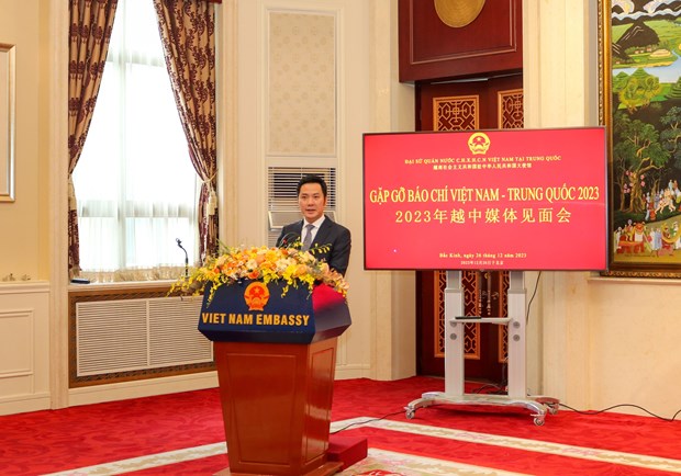 Embassy meets Vietnamese, Chinese press agencies ahead of New Year hinh anh 1