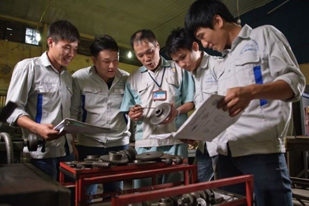Manpower training crucial for foreign investment attraction hinh anh 2