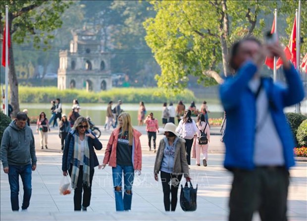 Hanoi unveils plan to attract foreign tourists this year hinh anh 1