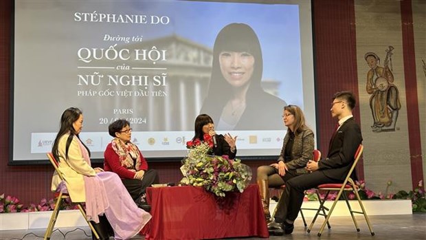 Vietnamese French politician inspires young generation hinh anh 1
