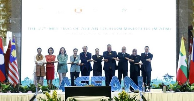 ASEAN tourism ministers meet in Vientiane to promote regional tourism hinh anh 1