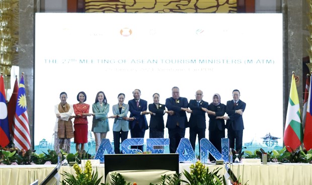 Indonesia promotes sustainable, inclusive tourism development hinh anh 1