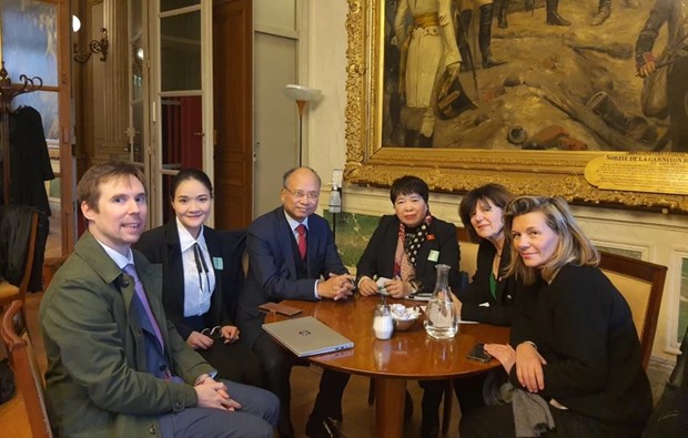 Vietnam seeks stronger parliamentary cooperation with France hinh anh 1