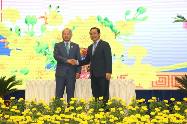 Cambodian delegation pays pre-Tet visit to Long An province hinh anh 1
