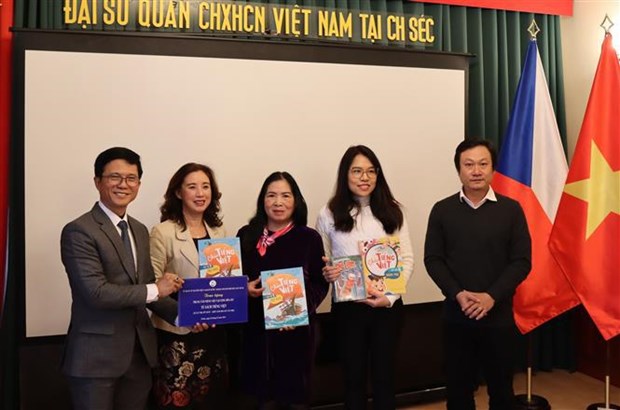 Overseas Vietnamese updated on HCM City’s specific development mechanism, policy hinh anh 1