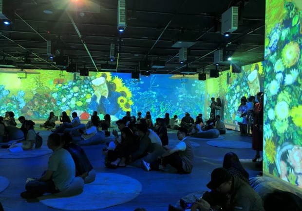 Van Gogh Art Lighting Experience captivates art enthusiasts in HCM City hinh anh 1