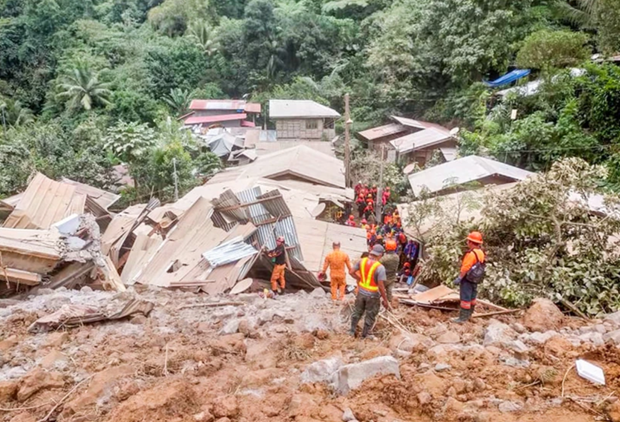 Philippine landslide death toll rises to over 90 hinh anh 1