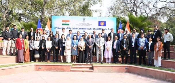 India, ASEAN talk changes for trade in goods agreement hinh anh 1