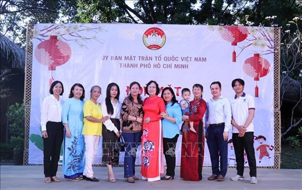 Vietnamese family initiative strengthens ties with Lao, Cambodian students hinh anh 1