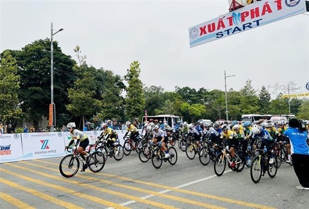 Binh Duong int’l women cycling tournament opens hinh anh 1
