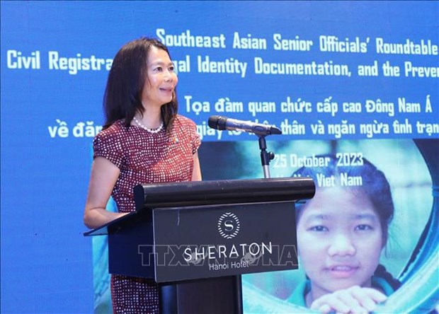 Invest in women: Accelerate progress: UN officials hinh anh 1