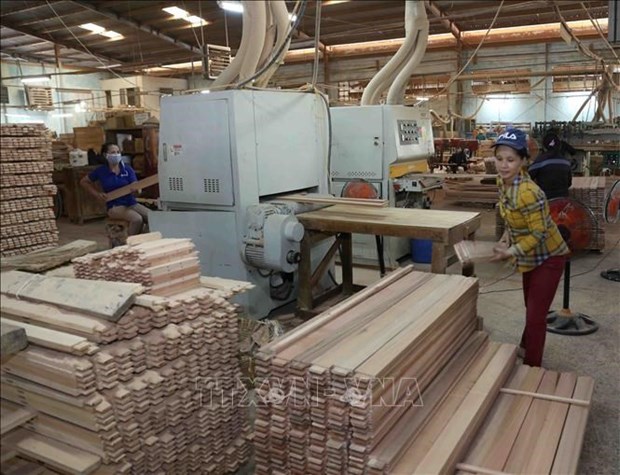 Wood, furniture firms advised to utilise e-commerce to boost exports hinh anh 1