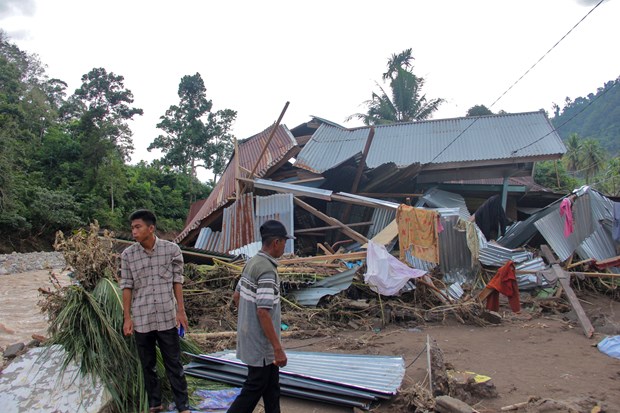 Indonesia floods, landslide kill 19, seven missing hinh anh 1