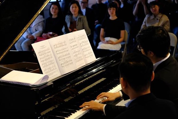 Da Lat festival: Classical music taken out of auditorium for first time hinh anh 1