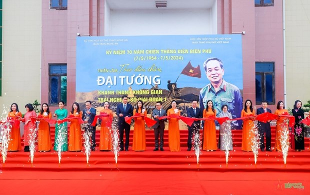 Exhibition on General Vo Nguyen Giap opens in Nghe An hinh anh 1