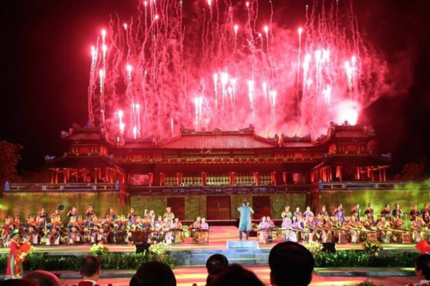 Vietnam Airlines serves as official carrier for Hue Festival 2024 hinh anh 1