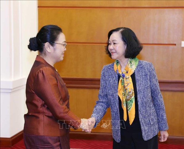 Party official welcomes new Lao ambassador hinh anh 1