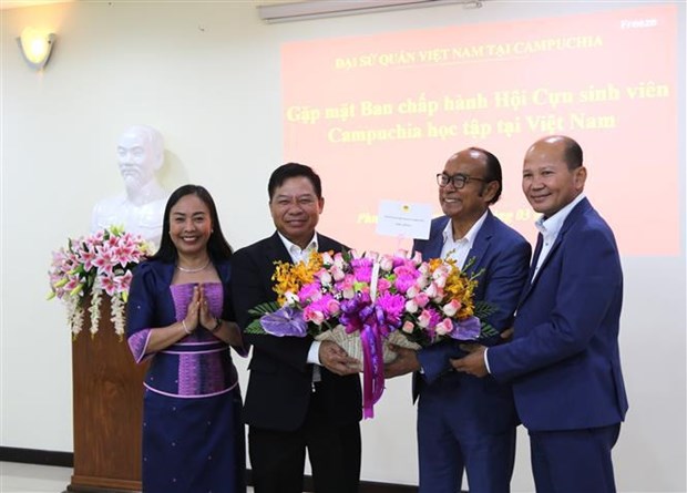 Alumni contribute to Vietnam-Cambodia relations hinh anh 1