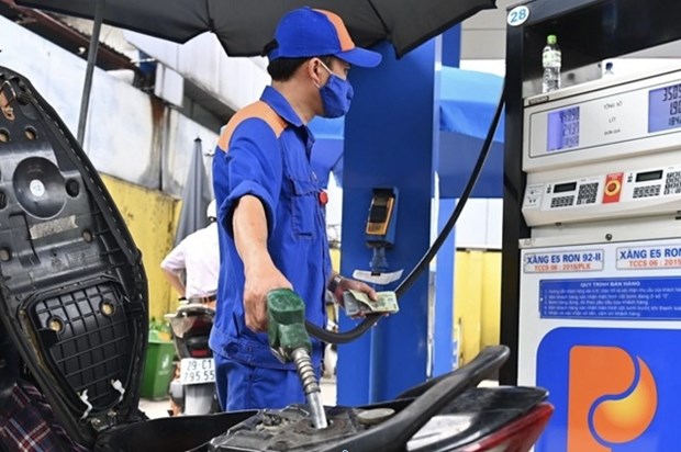 Petrol prices up more than 700 VND per litre​ hinh anh 1
