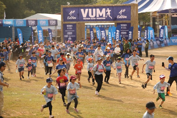 Vietnam Ultra Marathon 2024 draws over 22,000 runners hinh anh 1