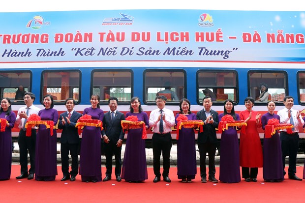 Heritage train route launched to connect Hue, Da Nang hinh anh 1