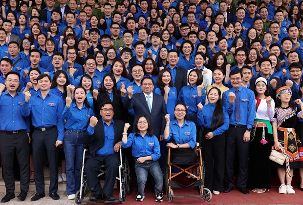 PM urges youth to pioneer in digital transformation hinh anh 1