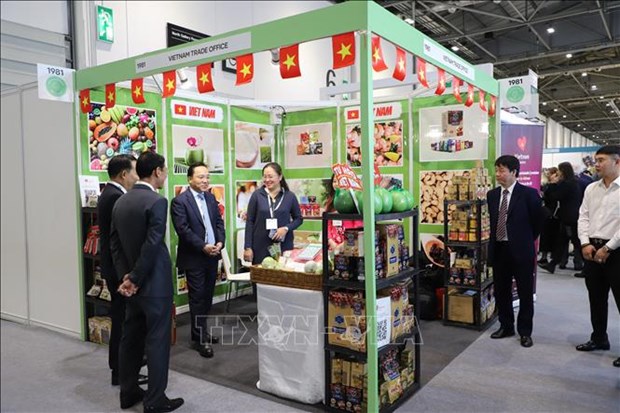 Vietnam attends largest food and beverage expo in UK hinh anh 1