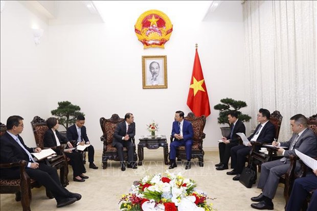 Deputy PM receives leader of China Energy International Group Co. Ltd. hinh anh 1