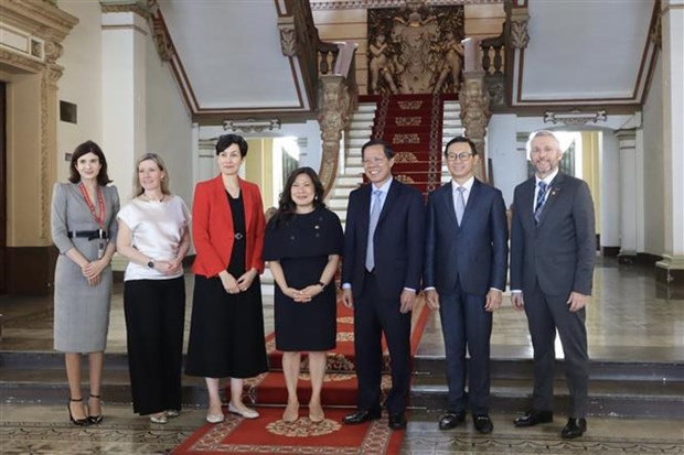 HCM City wants to boost stronger bilateral trade with Canada hinh anh 1