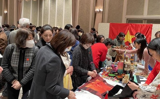Vietnam joins charity fair in Japan hinh anh 1
