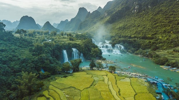 Geoparks network symposium expected to promote Cao Bang’s tourism hinh anh 1