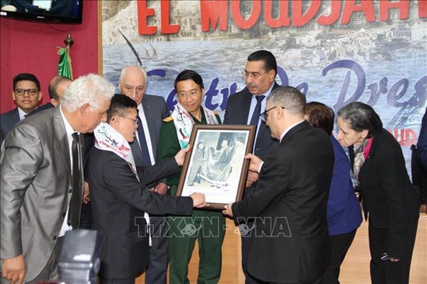 Dien Bien Phu Victory celebrated in Algeria hinh anh 1
