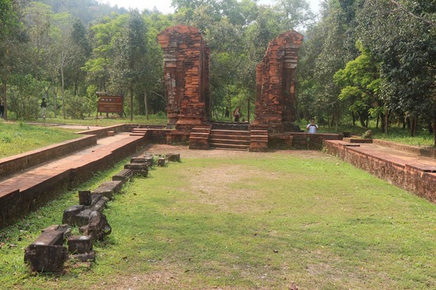 12th-century ancient road unearthed at My Son Sanctuary hinh anh 1