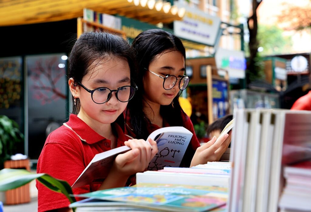 Numerous activities celebrate 3rd Vietnam Book and Reading Culture Day hinh anh 1