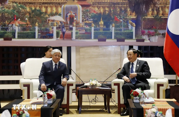 Lao PM hosts delegation of Vietnam Fatherland Front hinh anh 1