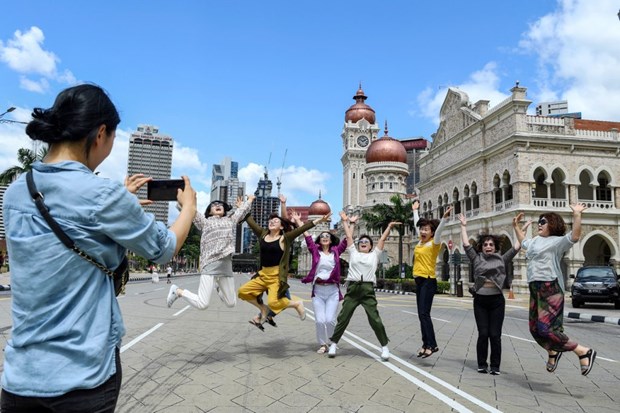 Malaysia pursues holistic strategy to lure Chinese tourists hinh anh 1