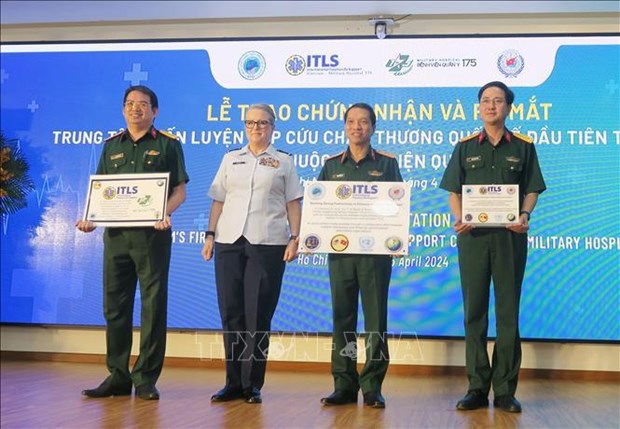 Vietnam has first int’l trauma life support training centre hinh anh 1